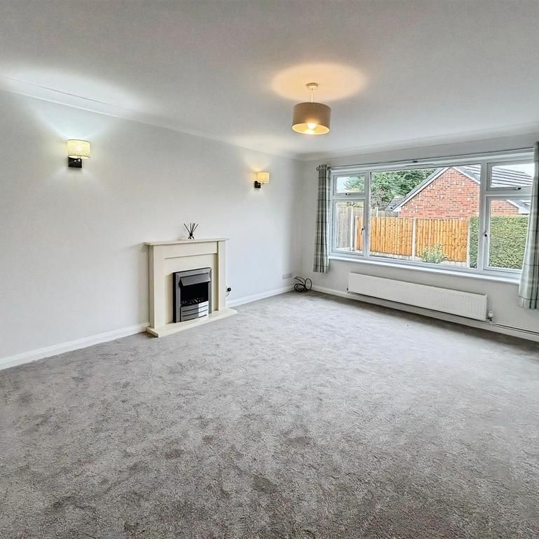 3 bedroom detached bungalow to rent - Photo 1