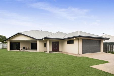 34 Donostia Crescent, Bushland Beach - Photo 2