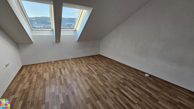 Geförderte 2 Zimmer- Dachgeschosswohnung mit unbefristetem Mietvertrag - Photo 1