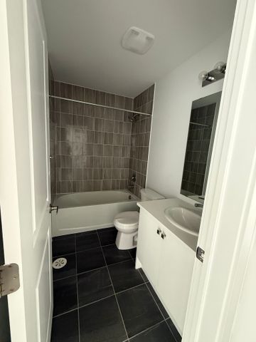 For Lease - 10 Blue Forest Crescent, Barrie, Ontario - Photo 4