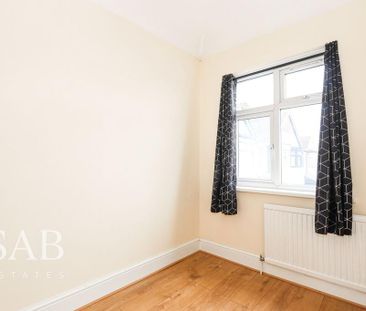 4 bedroom semi-detached house to rent - Photo 4