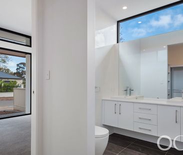 Open the Door to Effortless Elegance - Photo 3