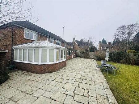 Glen Way, Watford, WD17 - Photo 2