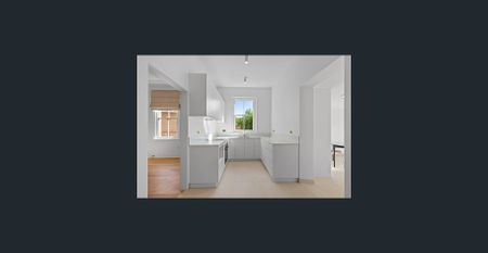 Cozy 2-Bedroom Home in Vibrant Leichhardt - Photo 3