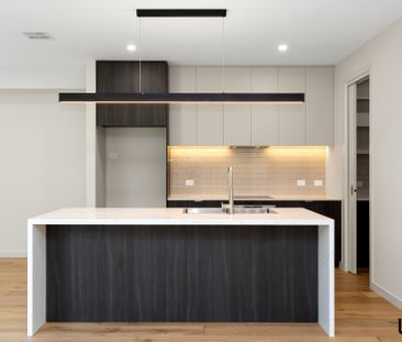 2/18 Leon Avenue, Rosanna - Photo 1