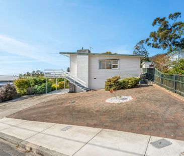 Immaculately presented 3 bedroom family home in a great location - Photo 3