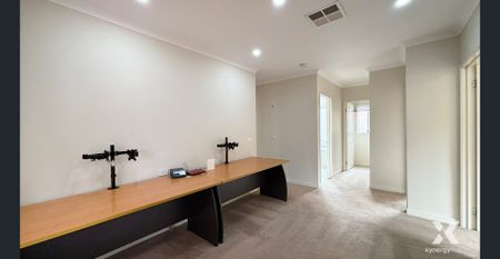 Beautiful Family Home in the Heart of Alamanda – Available for Lease! - Photo 2