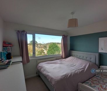 4 bedroom semi-detached house to rent - Photo 4