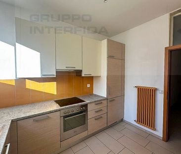 RENOVATED APARTMENT FIRST RENT FREE - Photo 1