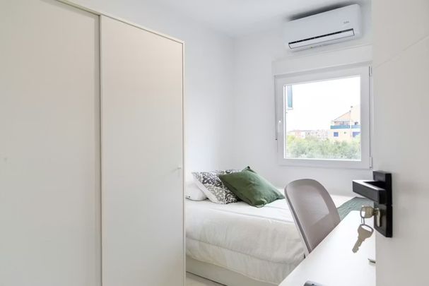 Plaza Jiménez Díaz, Getafe, Community of Madrid 28903 - Photo 1