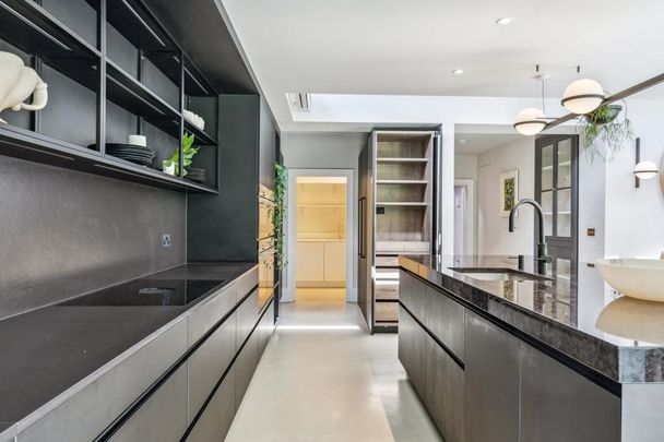 5 bedroom detached house to rent - Photo 1
