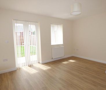 2 bedroom mews to rent - Photo 5