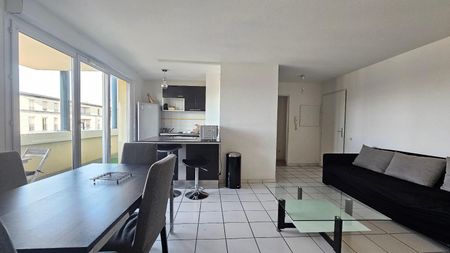 Location Appartement 3 pièces 56m² BORDEAUX 33000 - Photo 2