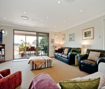 Beautiful Family Home in the Heart of Windsor - Photo 1