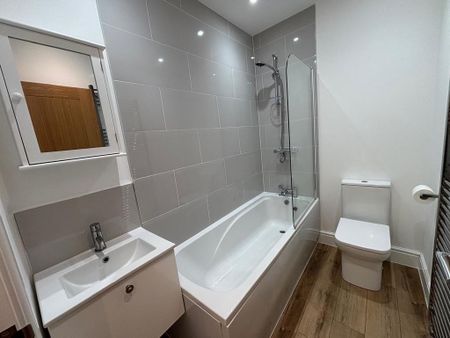 3 bedroom terraced house to rent - Photo 2