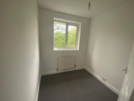 3 bedroom end of terrace house to rent - Photo 4