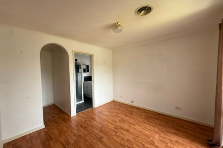 21 Ormond Road, Hampton Park VIC - Photo 2