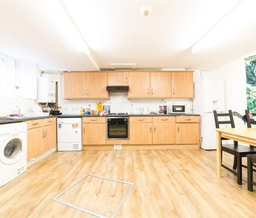 3 bedroom apartment to rent - Photo 6