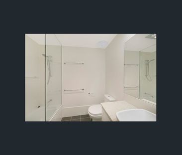 MODERN TOWNHOUSE CLOSE TO WESTFIELD CARINDALE - Photo 6