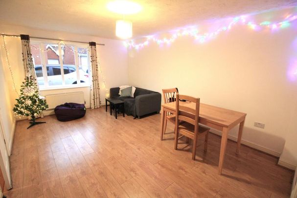 4 bedroom detached house to rent - Photo 1