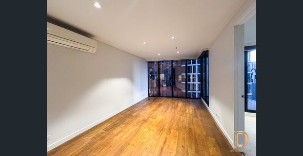 Prime Location - 2bed apartment in M Docklands - Photo 1