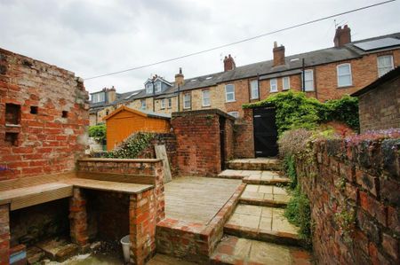 2 bedroom terraced house to rent - Photo 5
