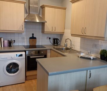 Upton Park - Photo 6