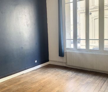 Appartement à louer - REIMS- CENTRE / HOTEL DE VILLE - Photo 4