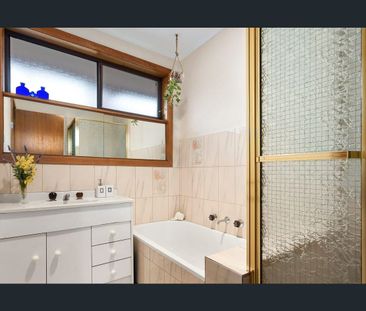 Spacious & Well-Located Family Home! - Photo 6