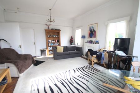 1 bed flat to rent in Belmont Park Avenue, Maidenhead, SL6 - Photo 2