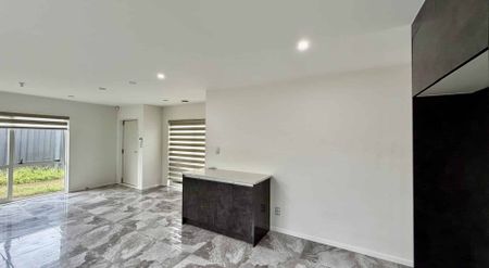 Modern 4-Bedroom, 3-Bathroom Townhouse in Mangere - Photo 5