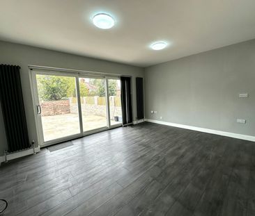 Detached house to rent on - Photo 4