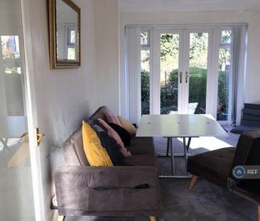 2 bedroom semi-detached house to rent - Photo 6