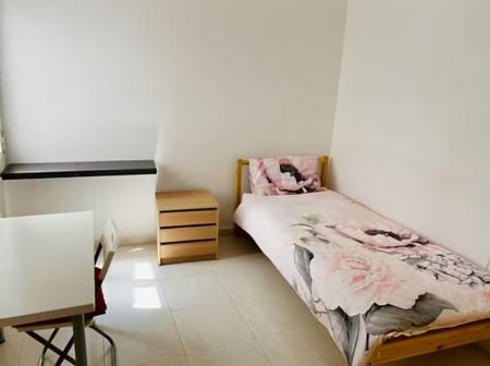 Calle Jerónima Llorente, Madrid, Community of Madrid 28039 - Foto 3