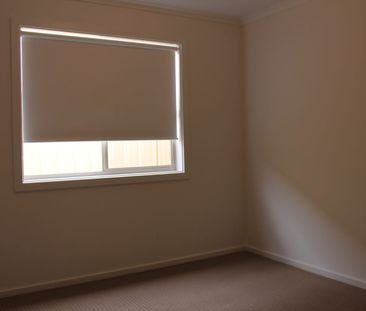 Modern 3 Bedroom Property in Paralowie - Photo 4