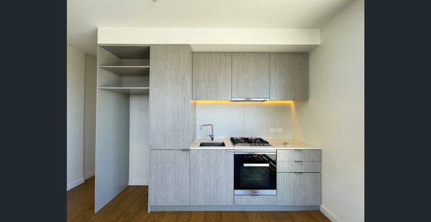 Picture-Perfect One-Bedroom Apartment in Collingwood - Photo 1