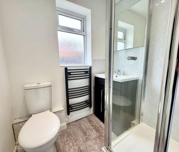 3 bedroom semi-detached house to rent - Photo 6