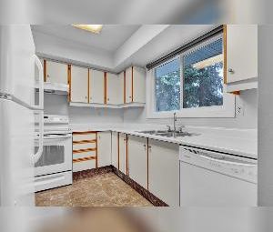 3 Bed 1.5 Bath Townhome South Edmonton Balcony - Photo 4