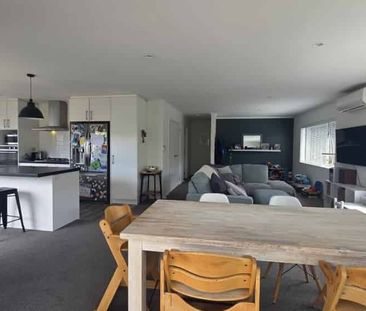 Dive into Dunkeld - Photo 1