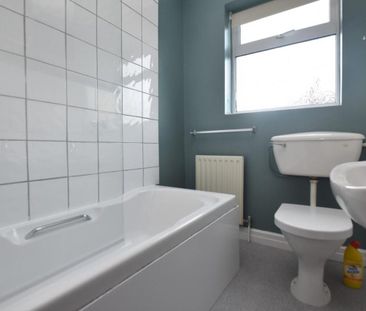 Brocklehurst Piece, Brampton, Chesterfield, S40 2QY - Photo 5