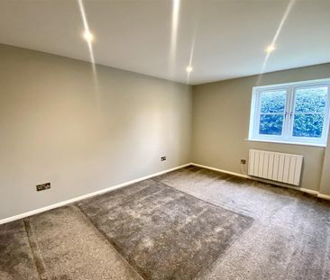 South Street, Lancing - Photo 3