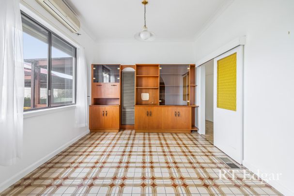 Thinking of selling? Contact our agent - Photo 1