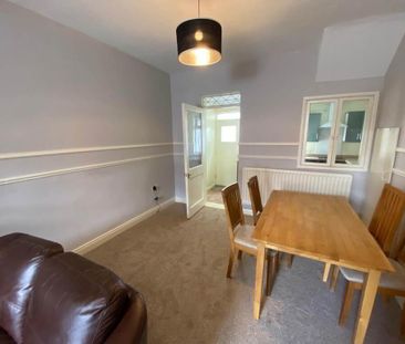 208 Donegall Avenue, Belfast, BT12 6LY - Photo 4