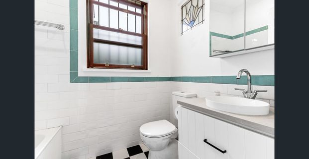 Gorgeous Family Home - Photo 1