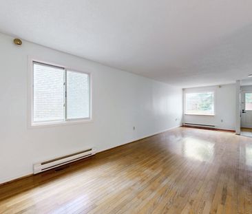 For Lease - 71 Geddes Crescent, Barrie, Ontario - Photo 3