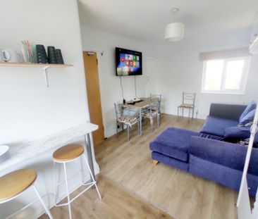 2 Bed Flat, Cobourne Ave, BN2 - Photo 2