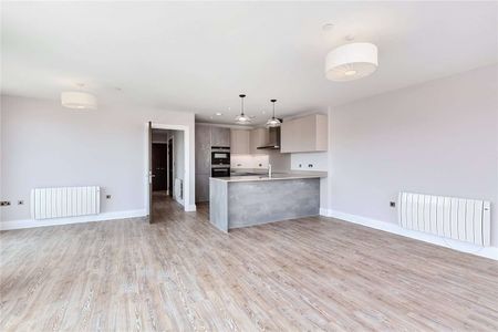 Modern two bedroom apartment set in a contemporary development set South of the Pantiles - Photo 2