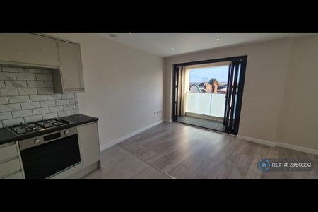 1 bedroom flat to rent - Photo 5