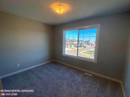 7338 Chivers Crescent Southwest - Photo 4