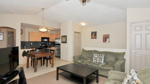 Top Floor Corner Unit | Vaulted Ceilings | Heat & Water Included. - Photo 1